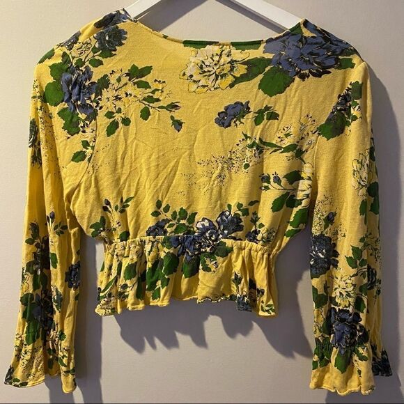 Urban Outfitters small floral long sleeve ruffle crop 90’s inspired vneck boho - Picture 6 of 6
